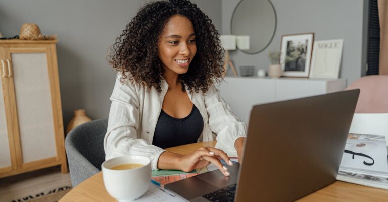 Netflix zoekt expert voor AI in games tegen hoge vergoeding 4 Netflix is de laatste die aandringt op generatieve AI in games met een wenkbrauw verhogende vacature van 840K Notebookcheck.nl